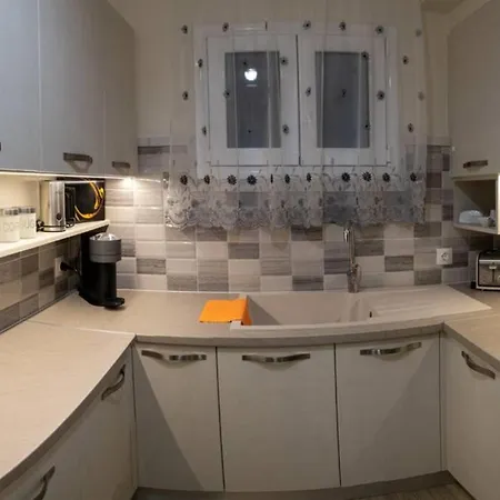D3 Stylish Apartment
